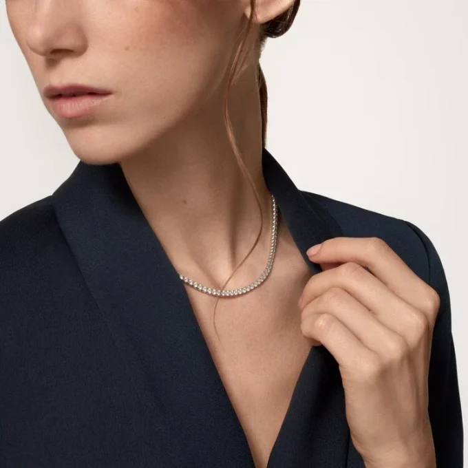 Essential Lines Kolye – Beyaz Altın, Pırlanta – Cartier