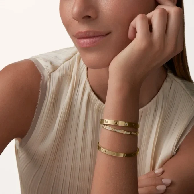 Love Bilezik, Klasik Model, Fırçalanmış, 4 Pırlanta