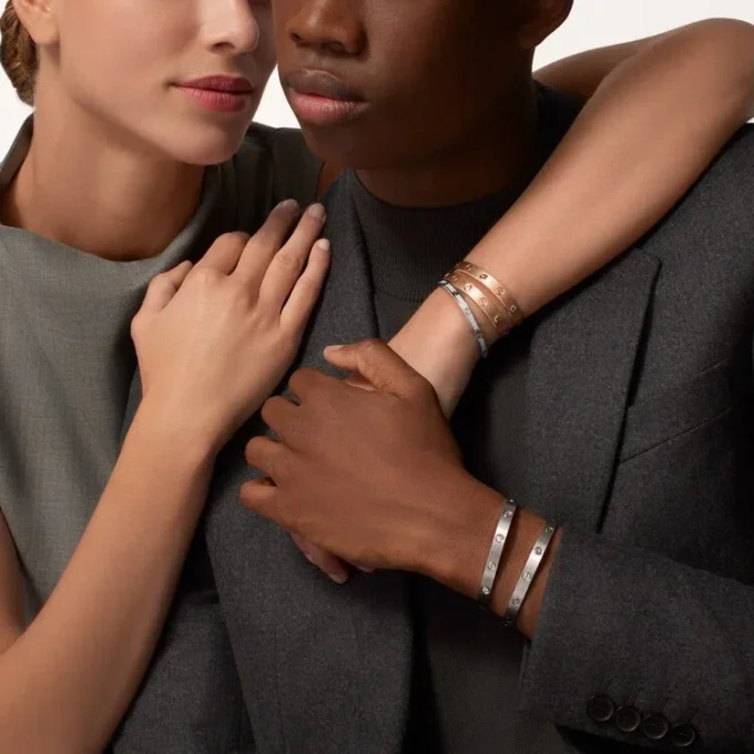 Love Bilezik, Klasik Model, Fırçalanmış, 4 Pırlanta