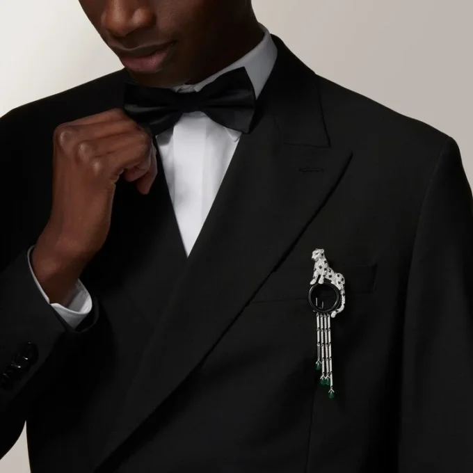 Panthere De Cartier Broş – Beyaz Altın, Zümrütler, Oniks, Pırlantalar – Cartier