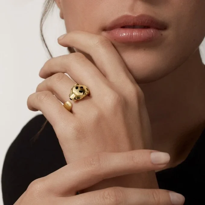 Panthere De Cartier Sarı Altın ve Oniks Yüzük | Cartier ABD Panthere De Cartier Sarı Altın ve Oniks Yüzük | Cartier ABD