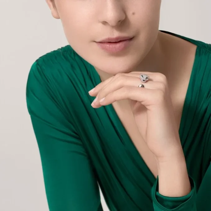 Panthere De Cartier Yüzük – Beyaz Altın, Pırlanta, Zümrüt, Oniks – Cartier