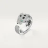 Panthere De Cartier Yüzük – Beyaz Altın, Zümrütler, Oniks, Pırlantalar – Cartier