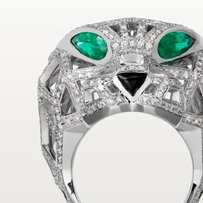 Panthere De Cartier Yüzük – Beyaz Altın, Zümrütler, Oniks, Pırlantalar – Cartier
