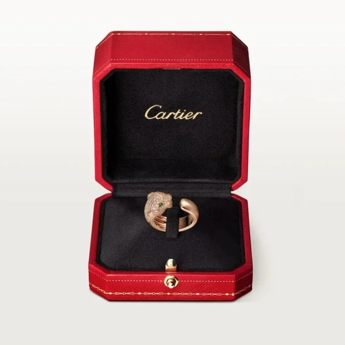 Panthere De Cartier Yüzük – Pembe Altın, Pırlanta, Zümrüt, Oniks – Cartier