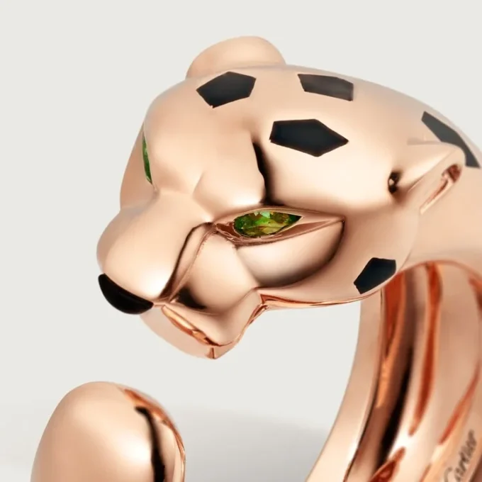 Panthere De Cartier Yüzük – Pembe Altın, Tsavorit Garnetler, Oniks – Cartier