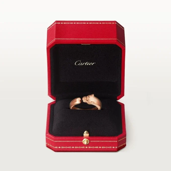 Panthere De Cartier Yüzük – Pembe Altın, Tsavorit Garnetler, Oniks – Cartier