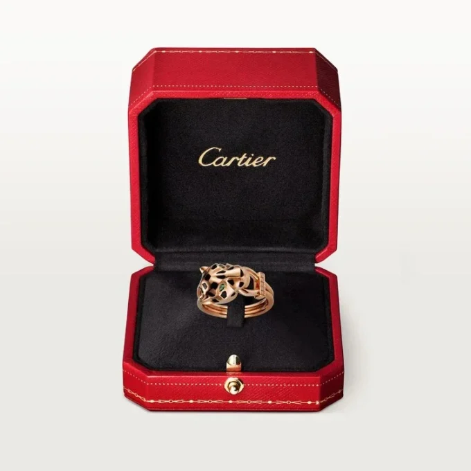 Panthere De Cartier Yüzük – Pembe Altın, Tsavorite Garnetler, Oniks, Siyah Lake, Pırlantalar – Cartier